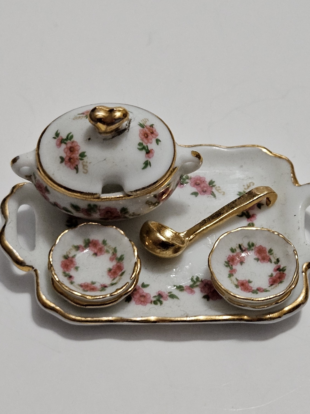 Tray with Soup Tureen, Ladle and 4 Plates - Lisa Design by Reutter